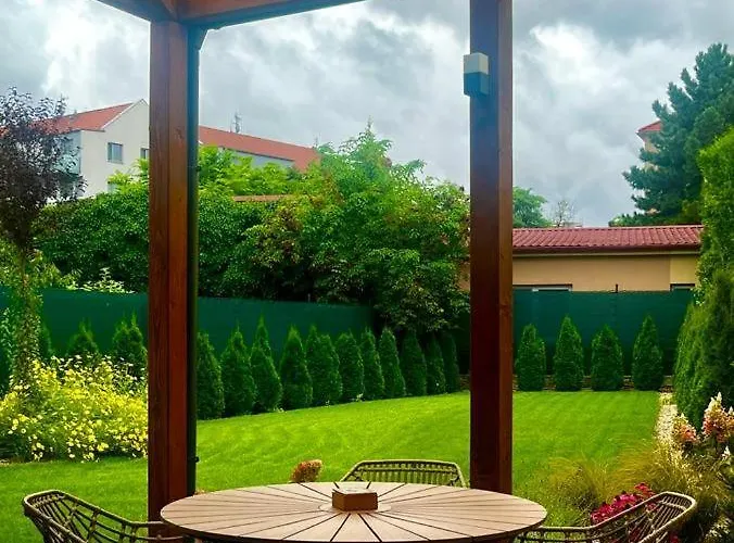 Garden ليفيتسا